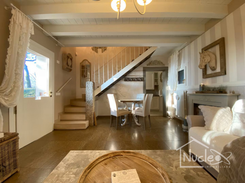 MONTEGROTTO TERME: In località Turri in splendido contesto collinare proponiamo un appartamento s...