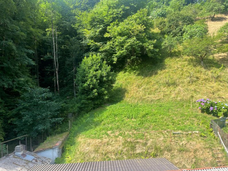 RECOARO TERME: APPARTAMENTO TRICAMERE al secondo piano in contesto di sole tre unità, completo di...