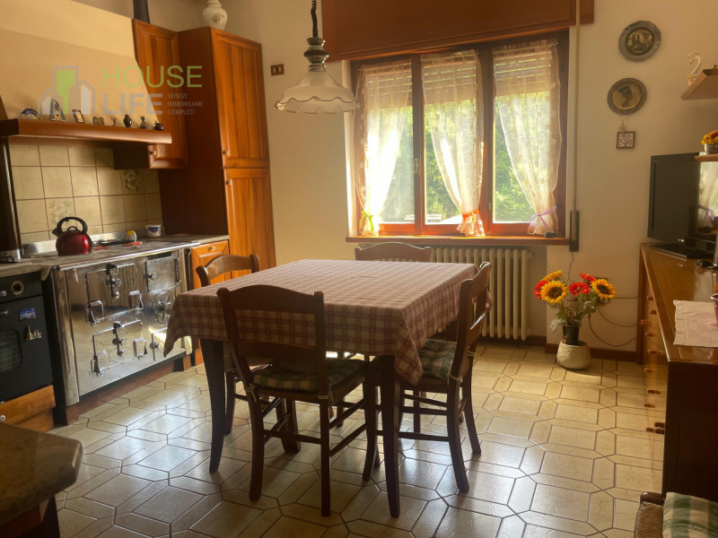 RECOARO TERME – In zona comoda a tutti i principali servizi, all’interno di un contesto tranquill...