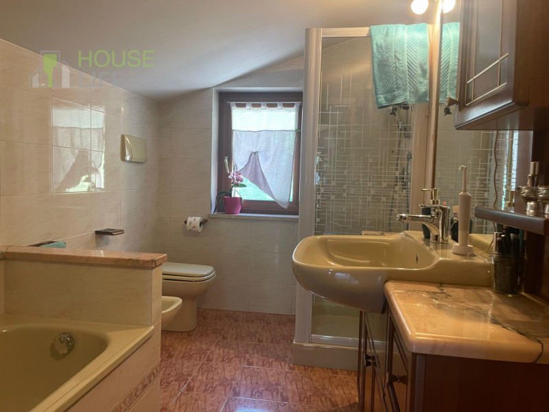 RECOARO TERME – In zona comoda a tutti i principali servizi, all’interno di un contesto tranquill...