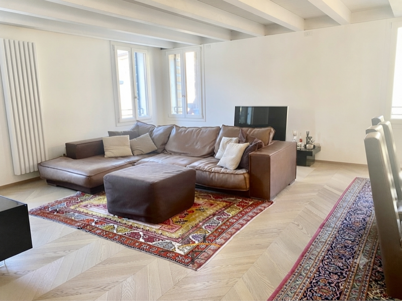 (Per INFO 3316190143) A Castelfranco Veneto, in zona centrale, proponiamo in vendita un appartame...