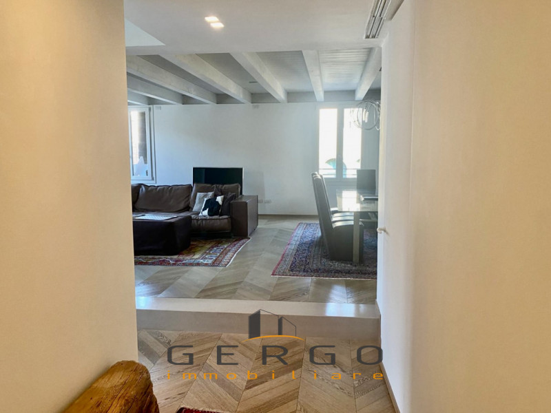 (Per INFO 3316190143) A Castelfranco Veneto, in zona centrale, proponiamo in vendita un appartame...