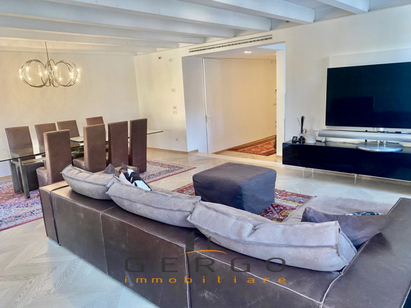 (Per INFO 3316190143) A Castelfranco Veneto, in zona centrale, proponiamo in vendita un appartame...