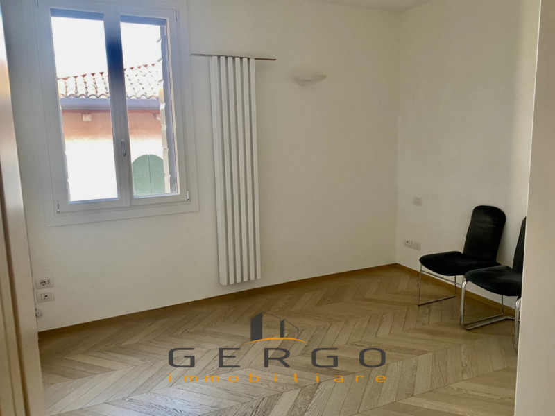(Per INFO 3316190143) A Castelfranco Veneto, in zona centrale, proponiamo in vendita un appartame...