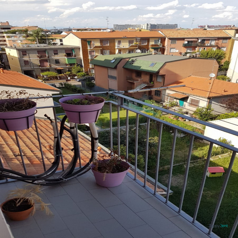 Milano Affitto Appartamento trilocale