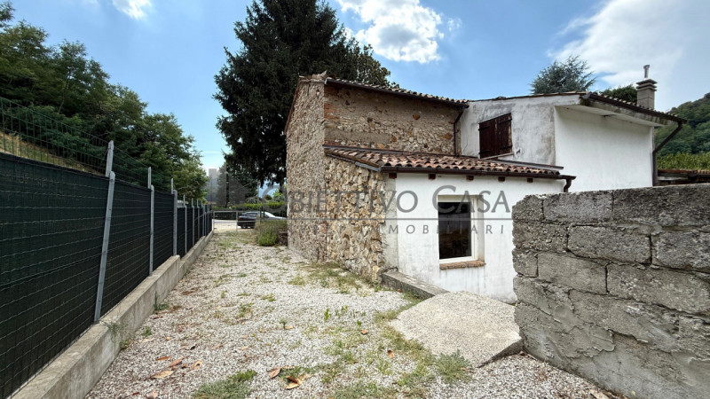 Rif. GT250 - A Galzignano Terme, ai piedi degli incantevoli Colli Euganei, ti presentiamo un'oppo...