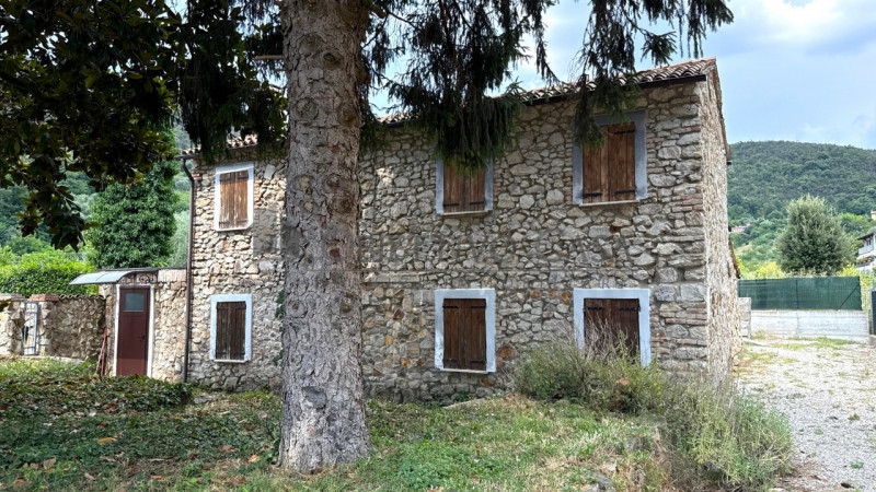 Rif. GT250 - A Galzignano Terme, ai piedi degli incantevoli Colli Euganei, ti presentiamo un'oppo...