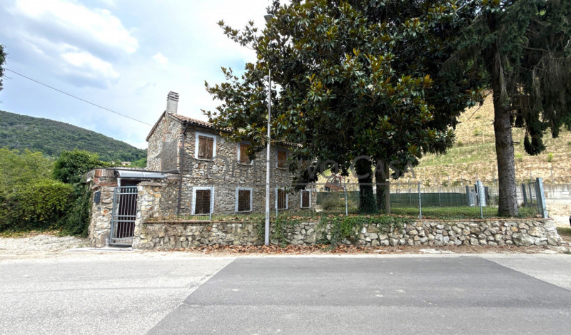 Rif. GT250 - A Galzignano Terme, ai piedi degli incantevoli Colli Euganei, ti presentiamo un'oppo...