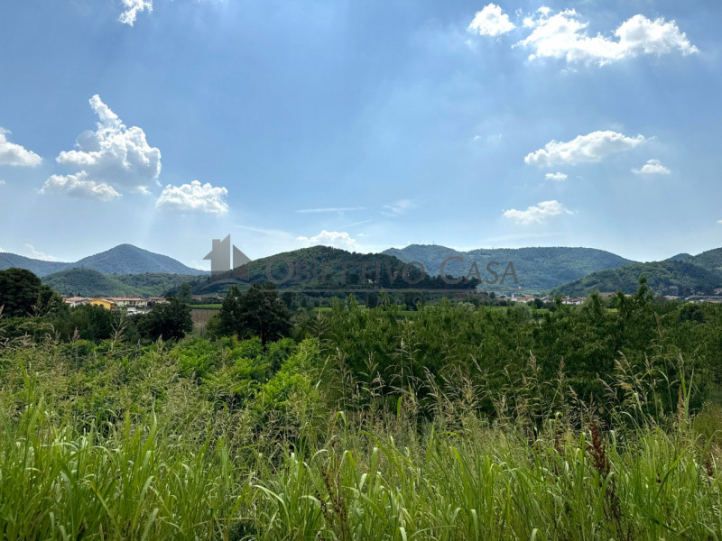 Rif. GT250 - A Galzignano Terme, ai piedi degli incantevoli Colli Euganei, ti presentiamo un'oppo...