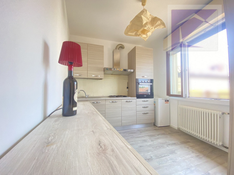 Camposampiero – In pieno centro paese, situato al secondo e ultimo piano di una palazzina di sole...