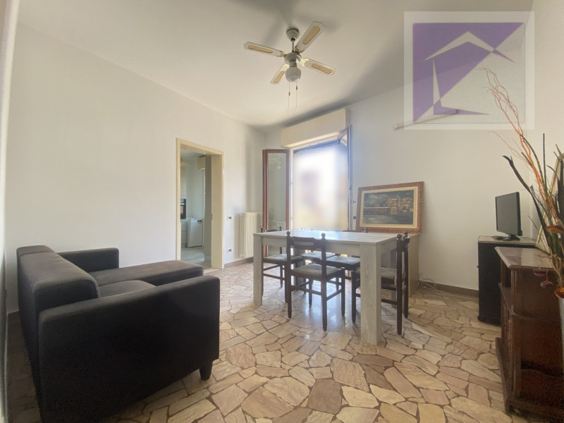 Camposampiero – In pieno centro paese, situato al secondo e ultimo piano di una palazzina di sole...