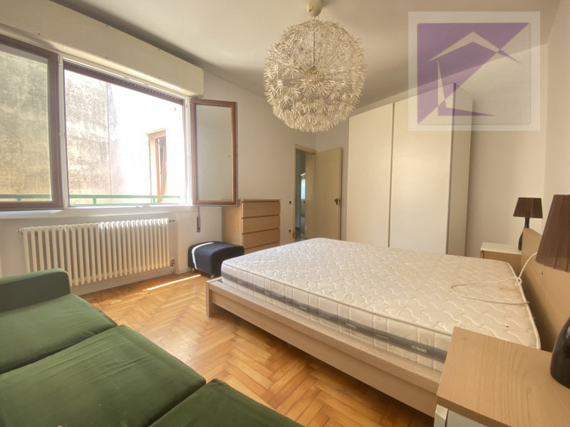 Camposampiero – In pieno centro paese, situato al secondo e ultimo piano di una palazzina di sole...