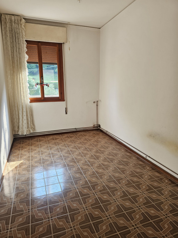 Sei alla ricerca di un'opportunità unica nel cuore dei Colli Euganei? Questa proprietà, situata i...