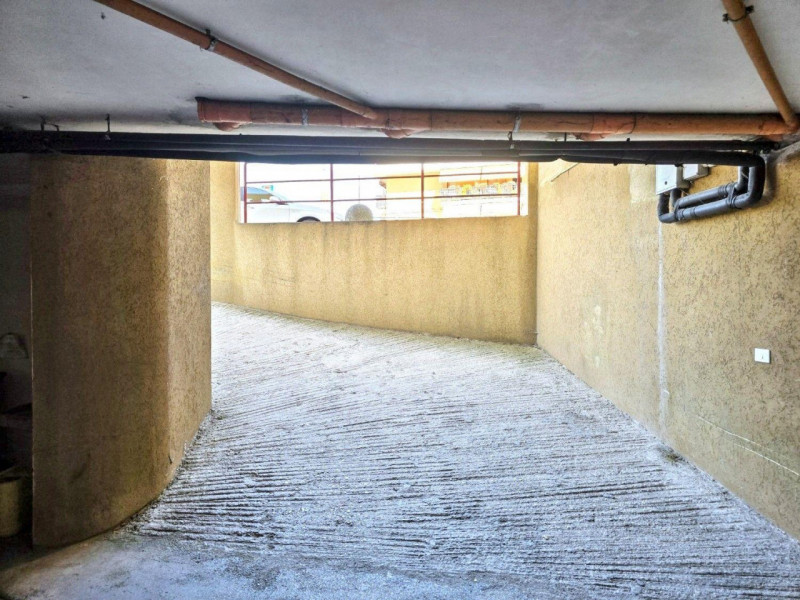 Quest’immobile viene venduto tramite asta online.

Negozio al piano terra con ampio magazzino al ...