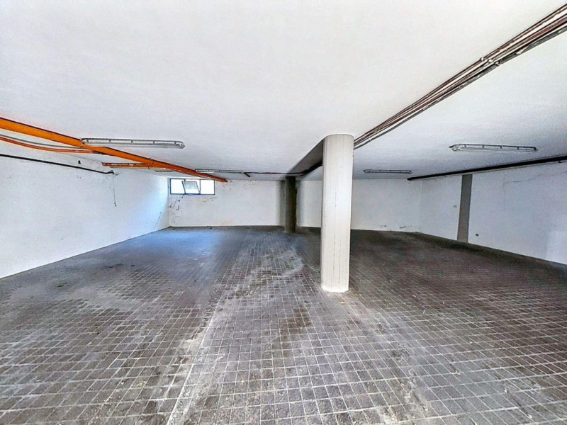 Quest’immobile viene venduto tramite asta online.

Negozio al piano terra con ampio magazzino al ...