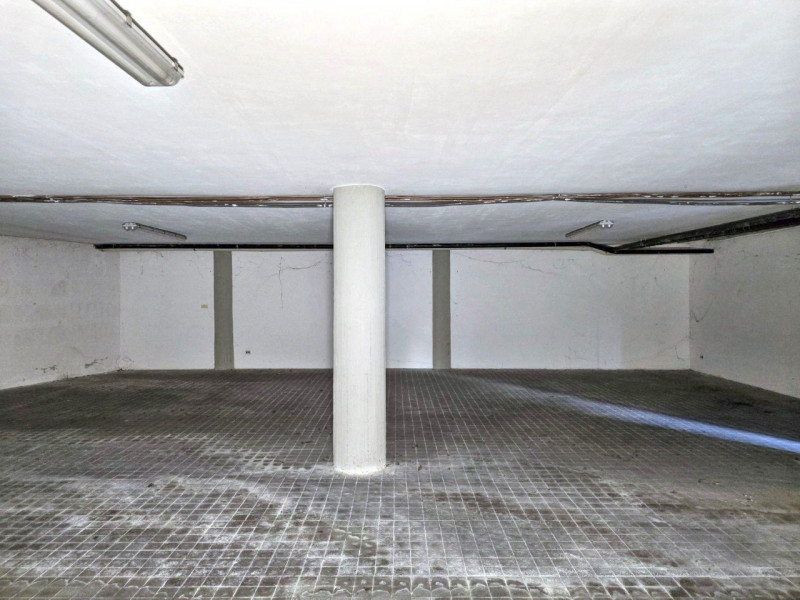 Quest’immobile viene venduto tramite asta online.

Negozio al piano terra con ampio magazzino al ...