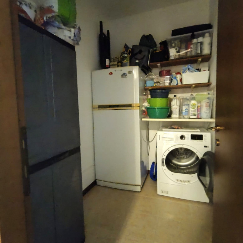 Situato nel tranquillo comune di Veronella, proponiamo in vendita al piano primo un luminoso appa...