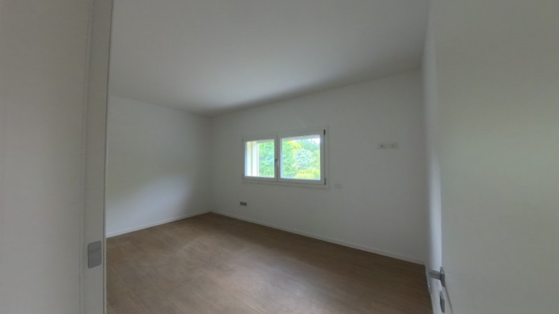 In una tranquilla e curata zona residenziale di Trebaseleghe, al primo piano di una moderna palaz...