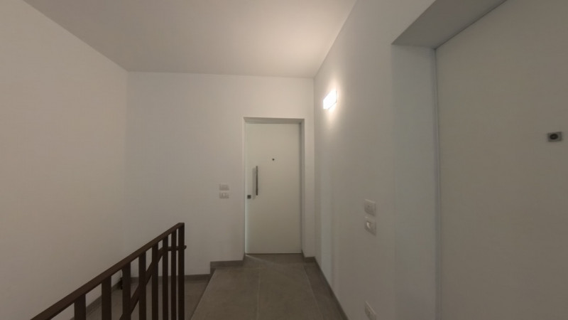 In una tranquilla e curata zona residenziale di Trebaseleghe, al primo piano di una moderna palaz...