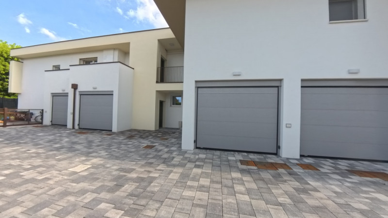 In una tranquilla e curata zona residenziale di Trebaseleghe, al primo piano di una moderna palaz...