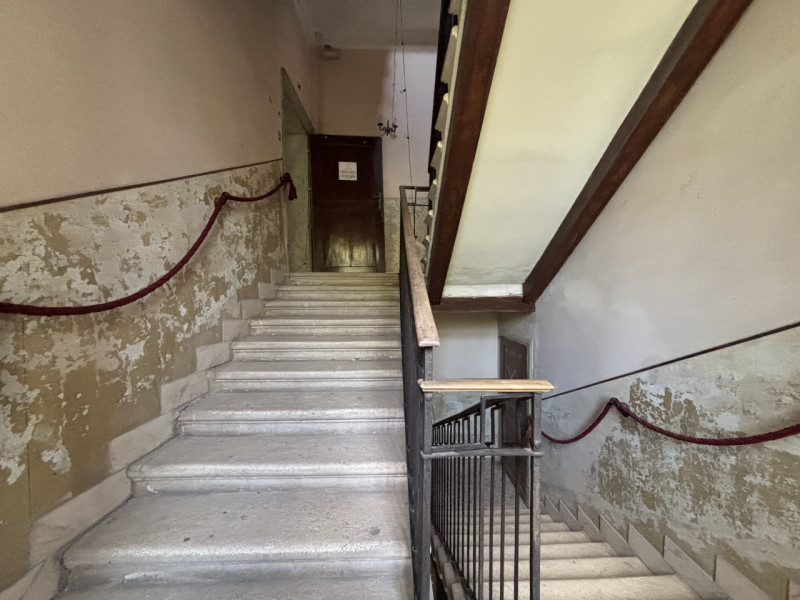 Se sogni di possedere una villa d’epoca di grande prestigio immersa in un parco privato di circa ...