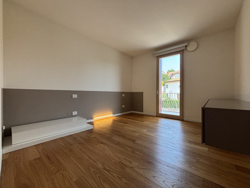 Se stai cercando un appartamento moderno, spazioso e con ottime caratteristiche energetiche, ques...