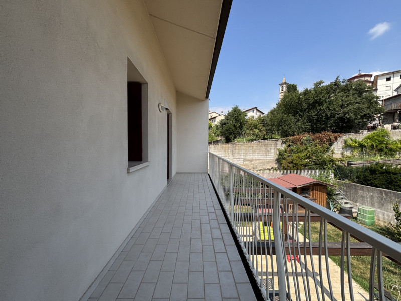 Se stai cercando un appartamento moderno, spazioso e con ottime caratteristiche energetiche, ques...