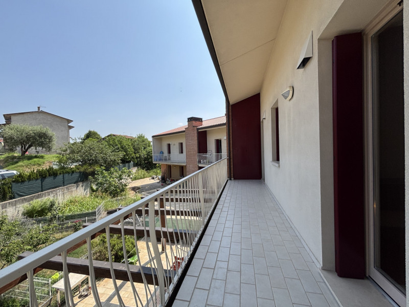 Se stai cercando un appartamento moderno, spazioso e con ottime caratteristiche energetiche, ques...