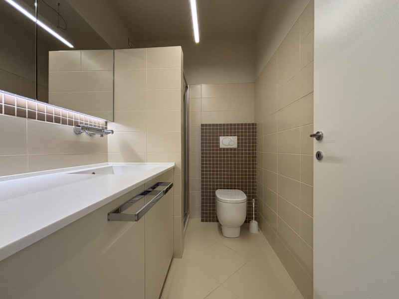 Se stai cercando un appartamento moderno, spazioso e con ottime caratteristiche energetiche, ques...