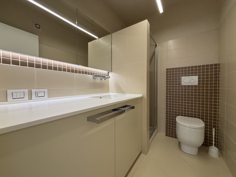 Se stai cercando un appartamento moderno, spazioso e con ottime caratteristiche energetiche, ques...