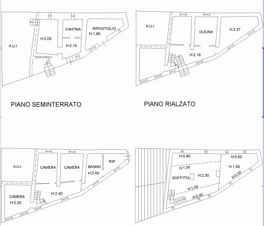In vendita a Cogollo del Cengio, nel cuore pulsante del paese, questa affascinante casa terratett...
