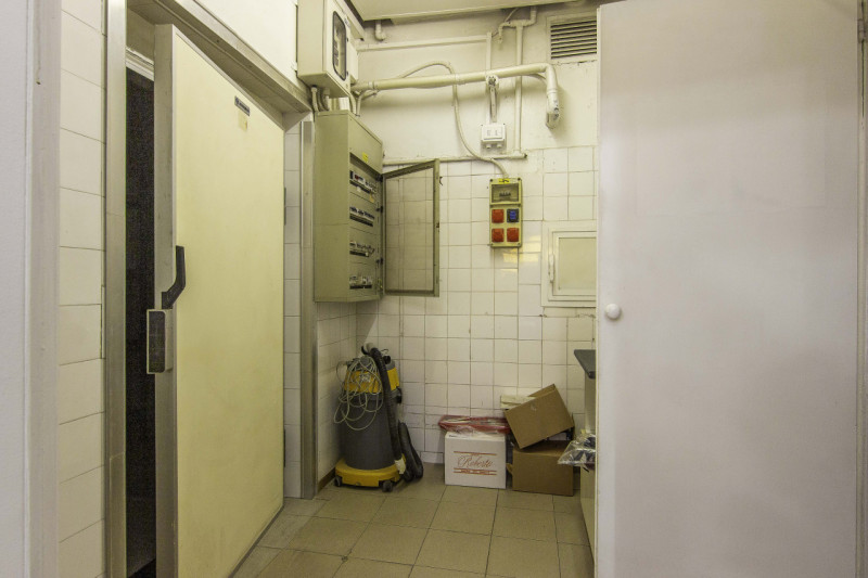 Vi presentiamo un'opportunità unica nel cuore di Padova, uno spazio commerciale in via Facciolati...