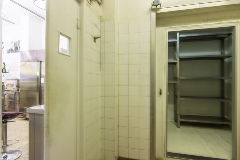 Vi presentiamo un'opportunità unica nel cuore di Padova, uno spazio commerciale in via Facciolati...