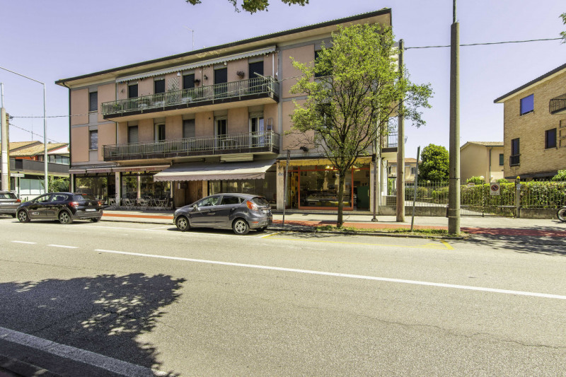 Vi presentiamo un'opportunità unica nel cuore di Padova, uno spazio commerciale in via Facciolati...