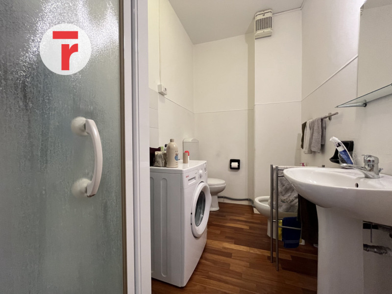 A pochi passi dalla stazione, dal centro, dal tram e nelle immediate vicinanze del Tribunale, pro...