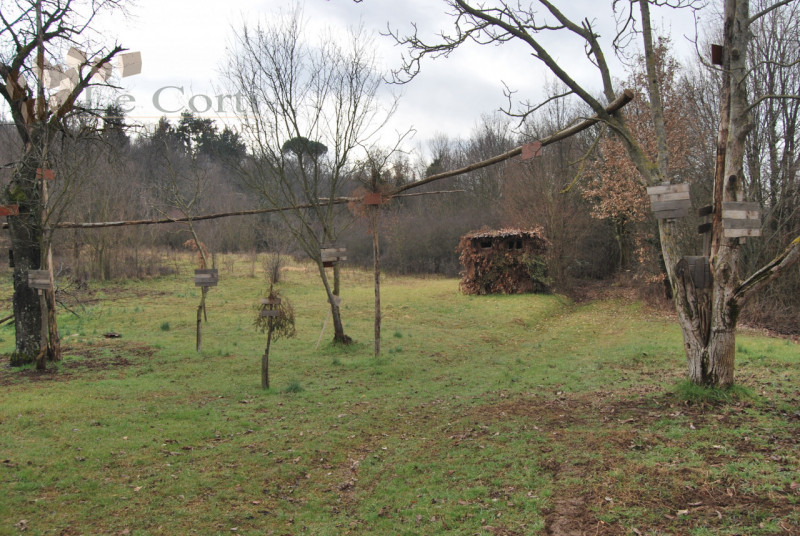 Proponiamo in vendita una proprietà da ristrutturare, situata in una zona tranquilla e immersa ne...