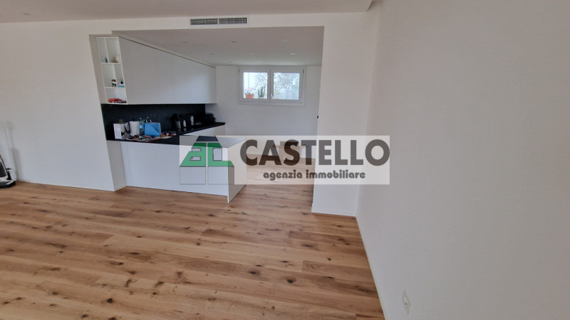 A Reschigliano proponiamo una casa indipendente, dagli ampi spazi interni ed esterni, sviluppata ...