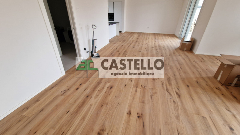 A Reschigliano proponiamo una casa indipendente, dagli ampi spazi interni ed esterni, sviluppata ...