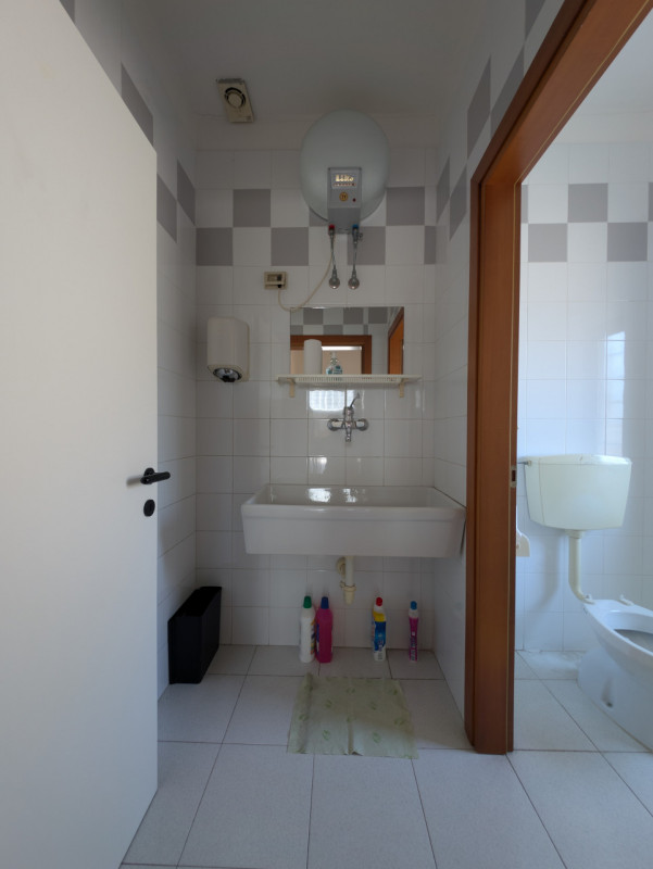 Lugo di Vicenza, Capannone con ufficio ed abitazione indipendente.

Trattativa presso UNICA Immob...