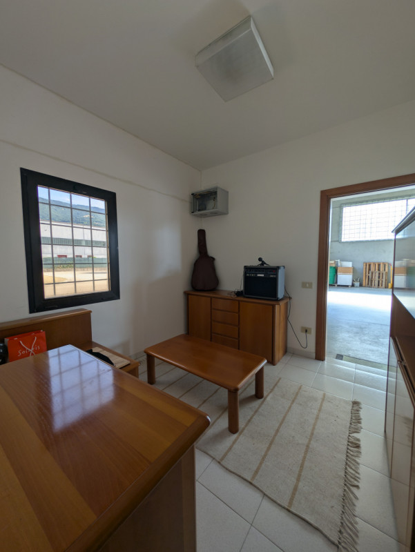 Lugo di Vicenza, Capannone con ufficio ed abitazione indipendente.

Trattativa presso UNICA Immob...