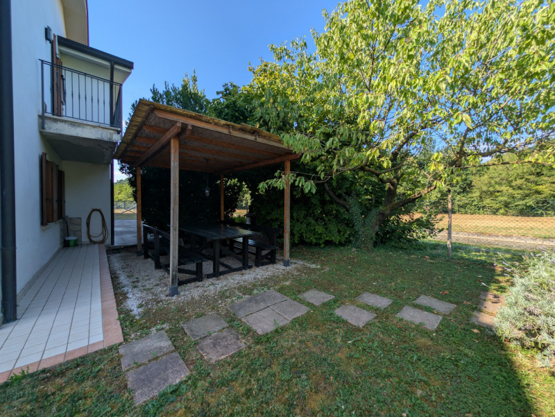 Lugo di Vicenza, Capannone con ufficio ed abitazione indipendente.

Trattativa presso UNICA Immob...