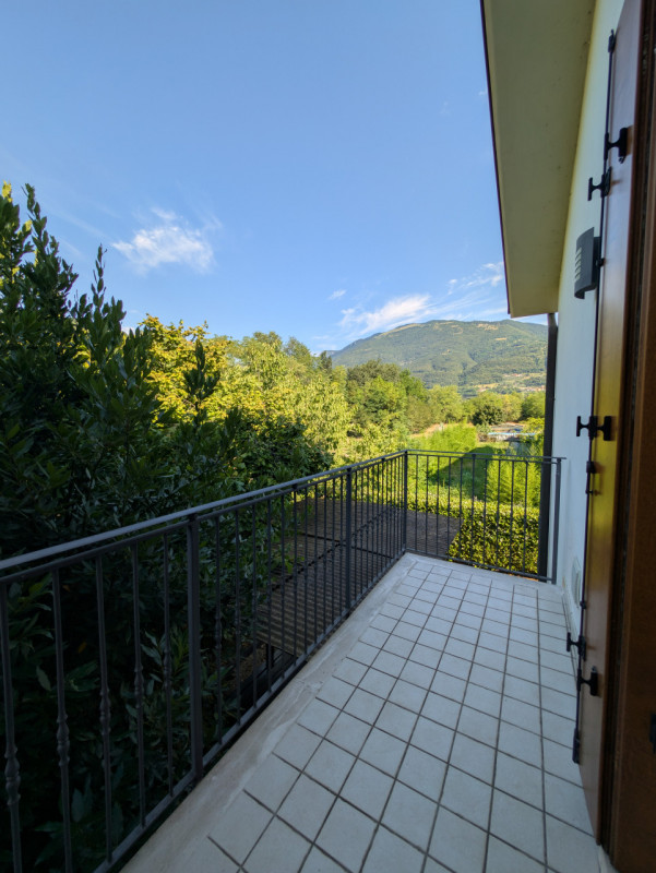 Lugo di Vicenza, Capannone con ufficio ed abitazione indipendente.

Trattativa presso UNICA Immob...