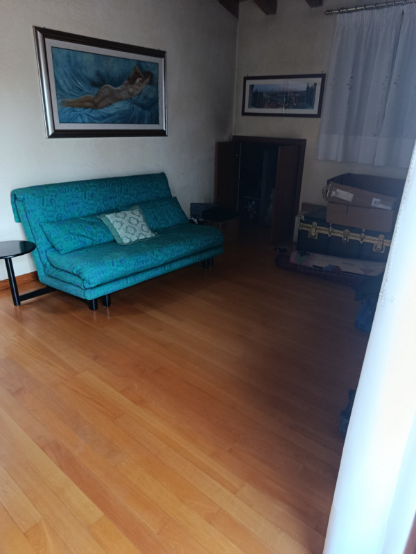 Nelle vicinanze di Prato della Valle affittasi villa arredata da LIBERA DA SETTEMBRE 2025.
la cas...