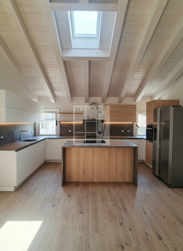 Proponiamo in vendita appartamento inserito in un contesto di sole TRE unità abitative, senza amm...