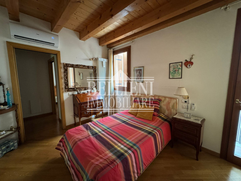 CORSO FOGAZZARO - In posizione centralissima e in contesto di pregio, proponiamo in locazione uno...