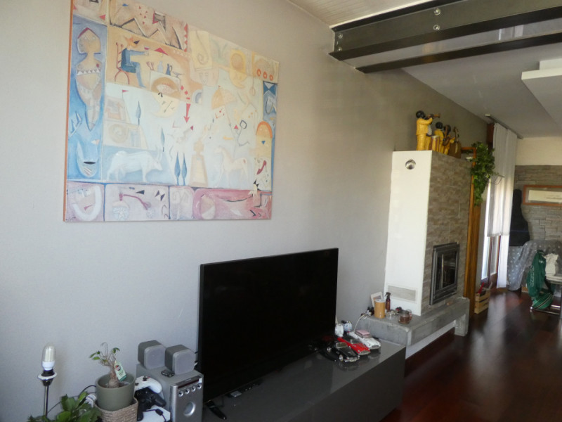 vendesi porzione di casa che si sviluppa su 2 piani , terra e Primo, costruzione del 1998 e poi e...