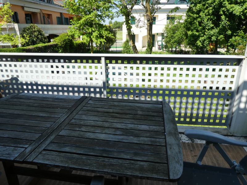 vendesi porzione di casa che si sviluppa su 2 piani , terra e Primo, costruzione del 1998 e poi e...