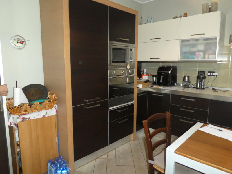 vendesi porzione di casa che si sviluppa su 2 piani , terra e Primo, costruzione del 1998 e poi e...