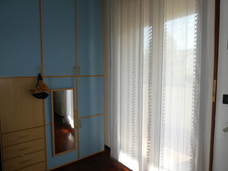 vendesi porzione di casa che si sviluppa su 2 piani , terra e Primo, costruzione del 1998 e poi e...