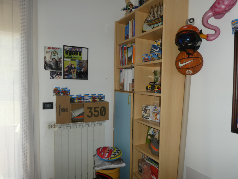 vendesi porzione di casa che si sviluppa su 2 piani , terra e Primo, costruzione del 1998 e poi e...